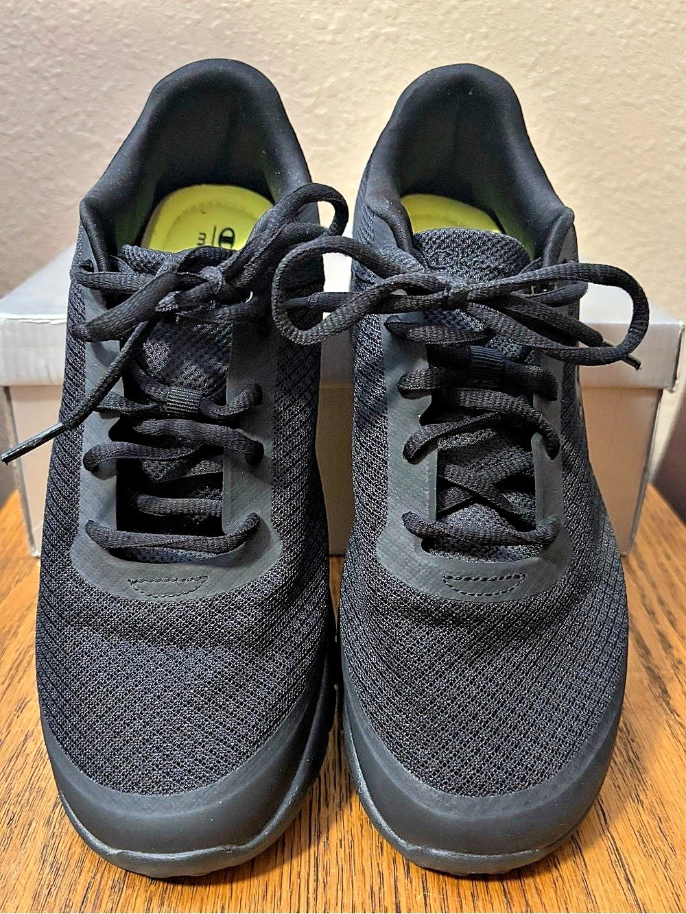 Champion Memory Foam athletic shoes Men's Black Athletic Shoes US 9.5